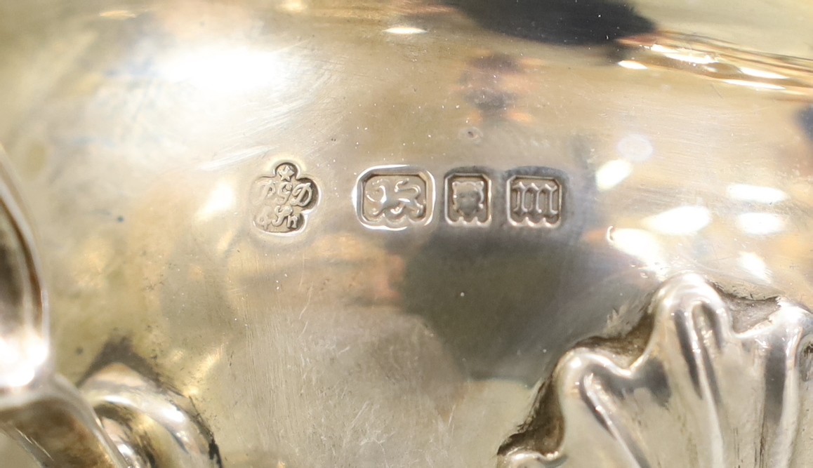 A pair of George V silver sauceboats, P.G. Dodd & Son, London, 1927, 15oz.